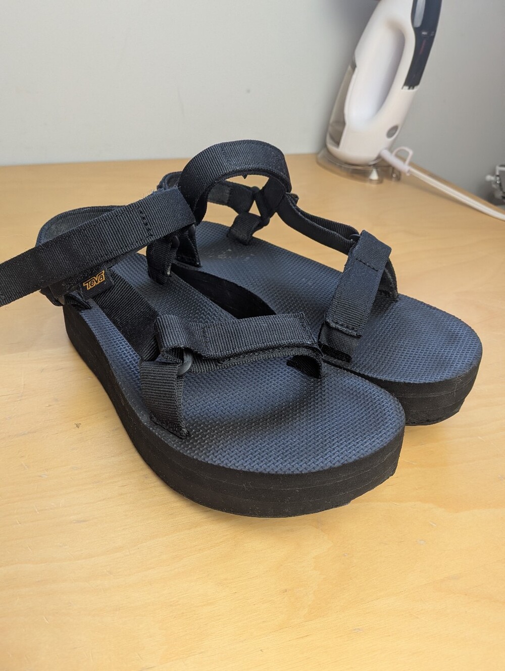 Teva Women's Midform Universal Sandals Black Color Velcro Adjustable Straps Sz 8
